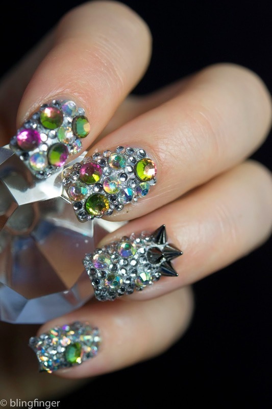 Full Crystal Nails nail art by Petra Blingfinger Nailpolis Museum